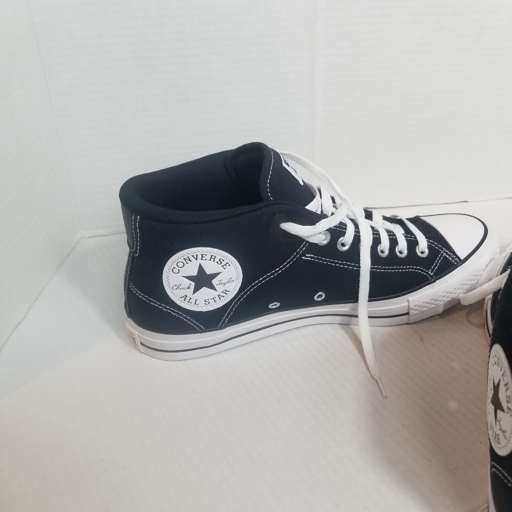 NWOT CONVERSE CHUCK TAYLOR ALL STAR SNEAKERS BLACK AND WHITE MEN'S SIZE 12 - Picture 5 of 8